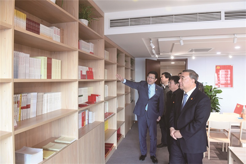 a905fe5e-2c25-46f1-9c2c-a136ec3d22e1